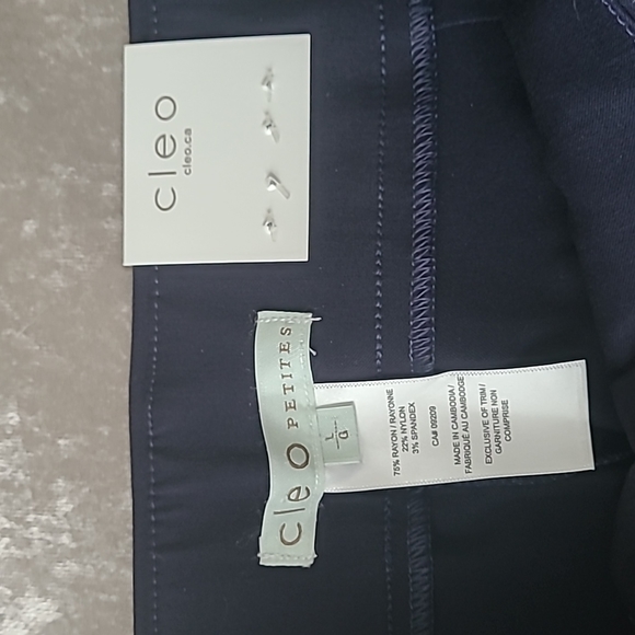 cleo, Size Large Petite, Navy Capris - Picture 1 of 5